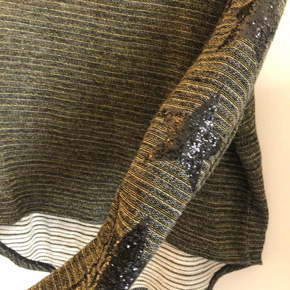 JOHN JOHN Pullover w Sequin Star Sleeves